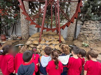 Τα Προνήπια μας επισκέφτηκαν το Πατητήρι “Ζαχαίος” και έμαθαν τον τρόπο συγκομιδής της ελιάς και την διαδικασία παραγωγής λαδιού Τα Προνήπια μας επισκέφτηκαν το Πατητήρι “Ζαχαίος” και έμαθαν τον τρόπο συγκομιδής της ελιάς και την διαδικασία παραγωγής λαδιού
