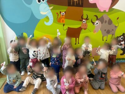 Πασχαλινές στιγμές για το Βρεφικό (Χελωνάκια) και το μεταβρεφικό (Λαγουδάκια) μας τμήμα με χαμόγελα και όμορφα χρώματα! Καλή Πάσχα και Καλή Ανάσταση!